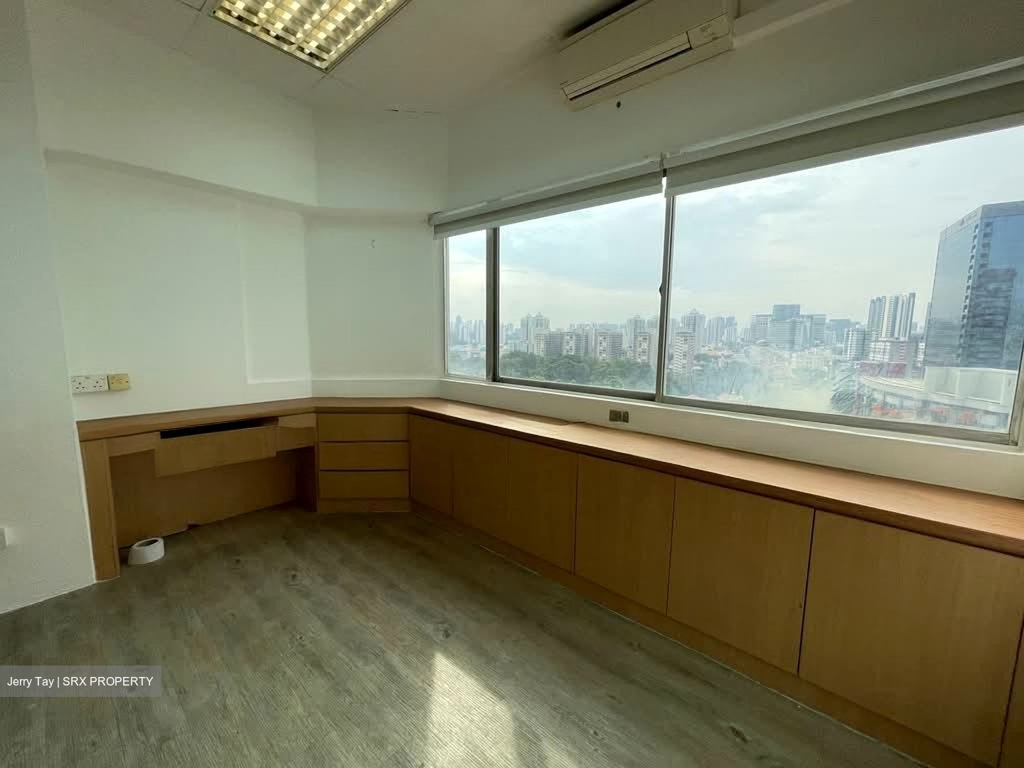 Textile Centre (D7), Office #588046941